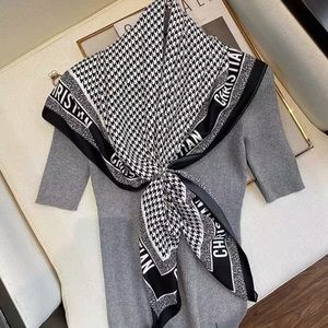 Women scarf